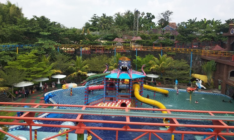 Fasilitas Slanik Waterpark Lampung