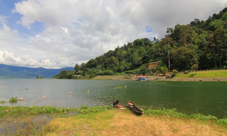 Kegiatan Menarik Danau Maninjau