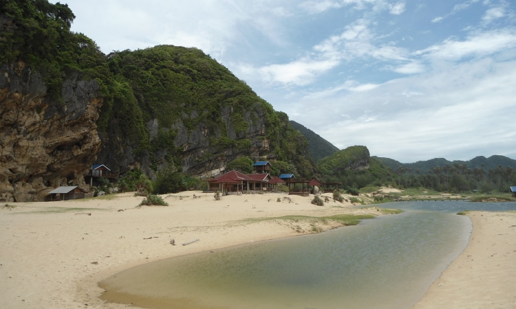 Kegiatan Menarik Pantai Lampuuk