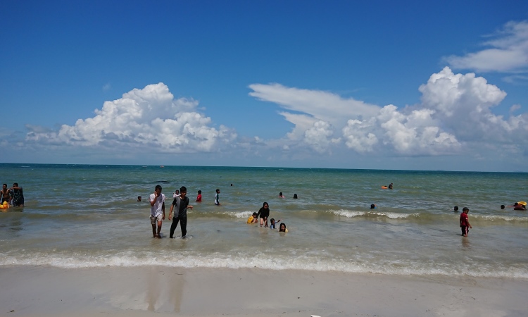 Kegiatan Menarik Pantai Reviola