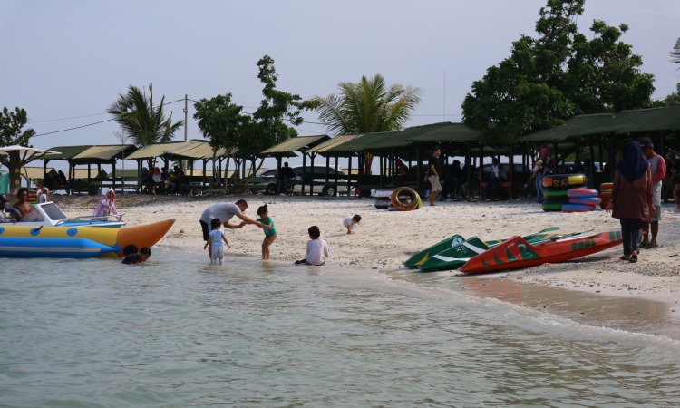 Kegiatan Menarik di Pantai Sari Ringgung