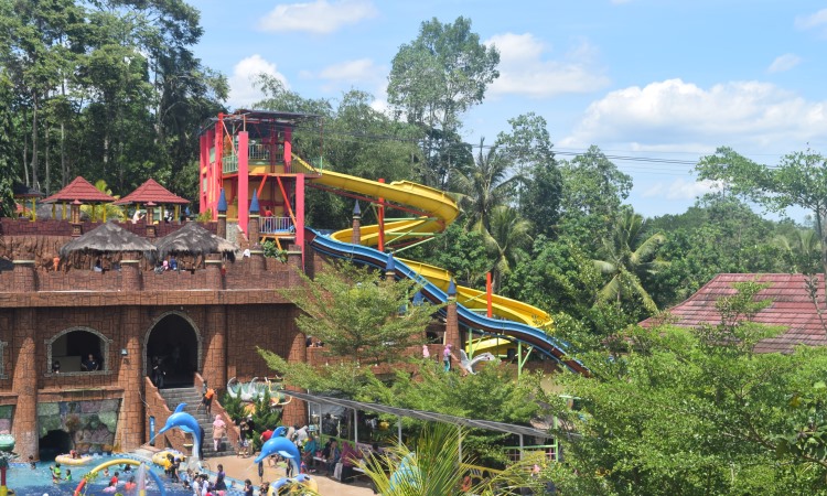 Kegiatan Menarik di Slanik Waterpark