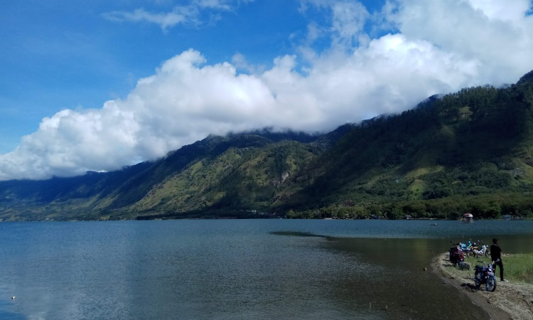 Kegiatan Seru Danau Laut Tawar