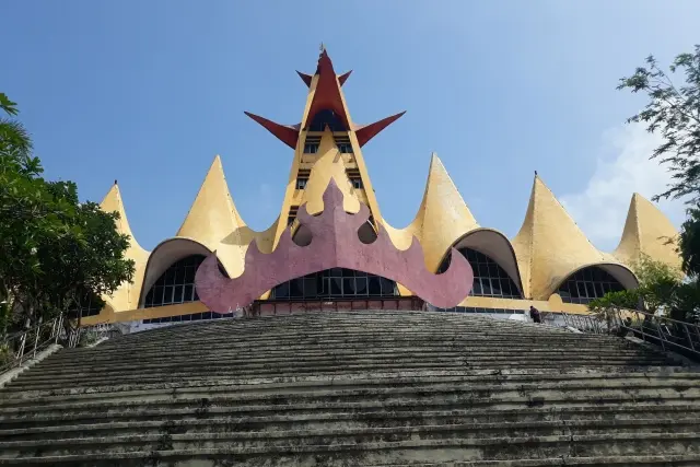 Keunikan yang Dimiliki Menara Siger