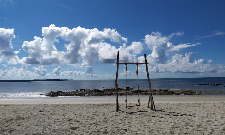 Penginapan Murah Terdekat dari Pantai Reviola