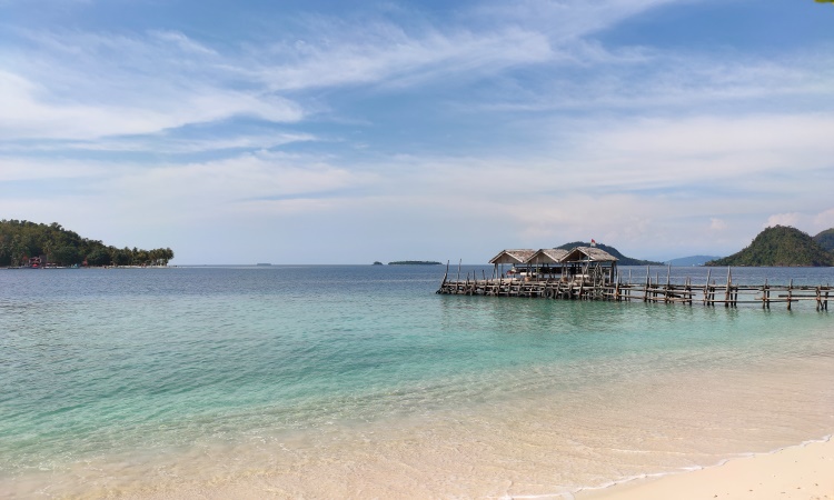 Penginapan Murah Terdekat dari Pulau Pamutusan