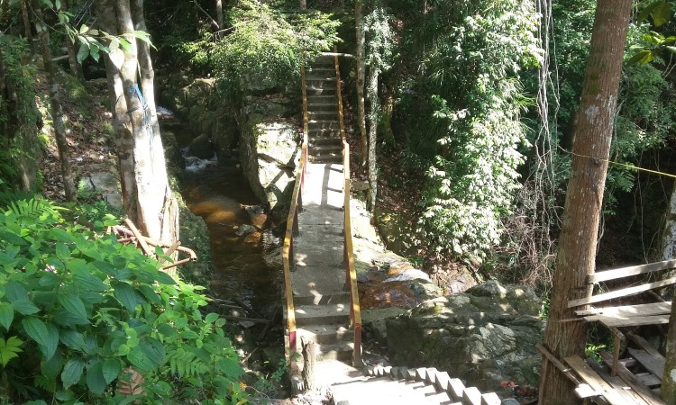 Fasilitas Air Terjun Guruh Gemurai