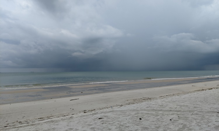 Fasilitas Pantai Tambak Belitung