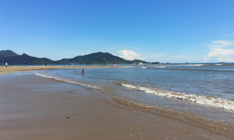 Aktivitas Pantai Sako