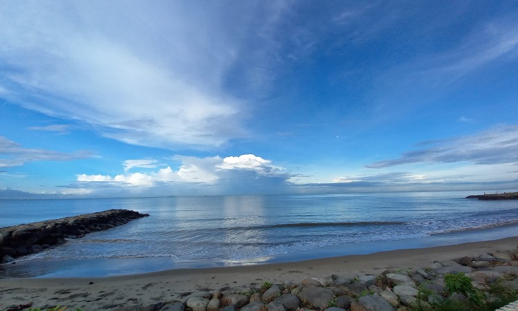 Alamat Pantai Puruih Padang