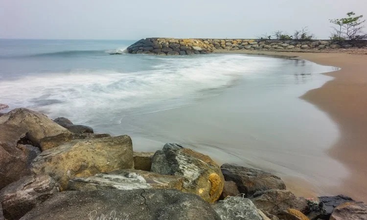 Pantai Puruih, Spot Terbaik Menikmati Indahnya Panorama Laut di Padang