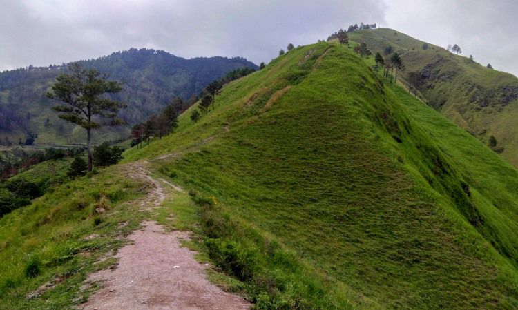 Alamat Bukit Siadtaratas