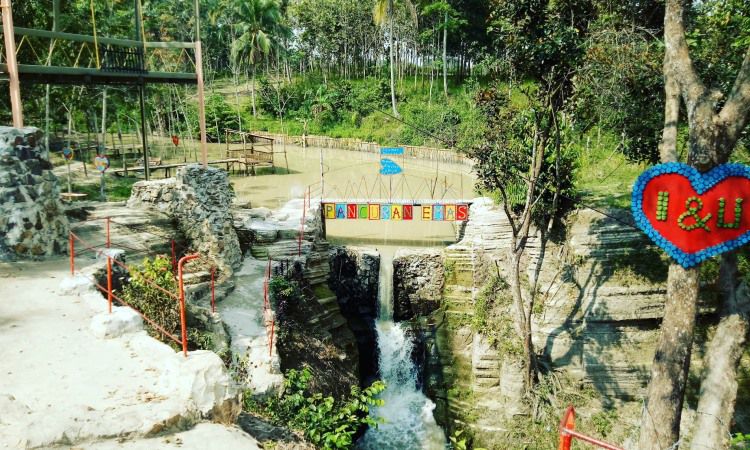 Daya Tarik Curup Pancuran Emas