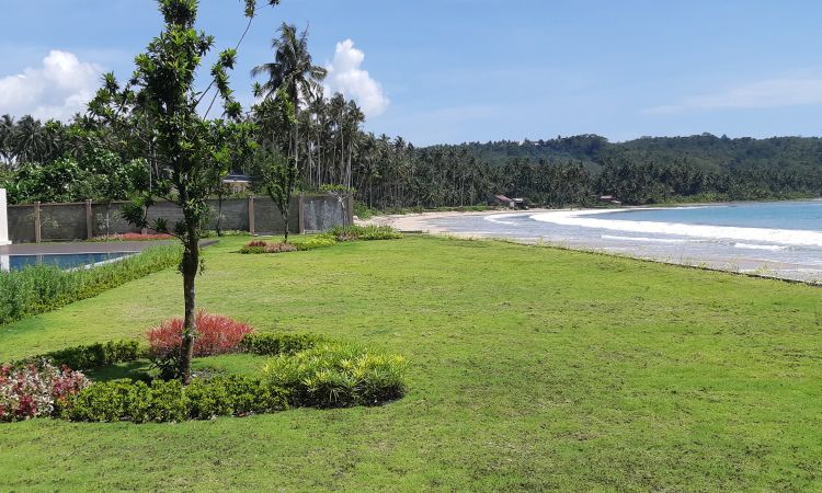 Daya Tarik Pantai Lagundri