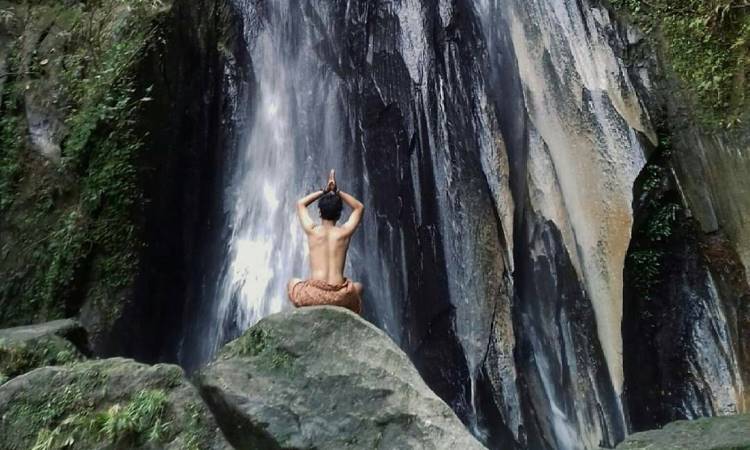 Fasilitas Air Terjun Jatuhan Balok