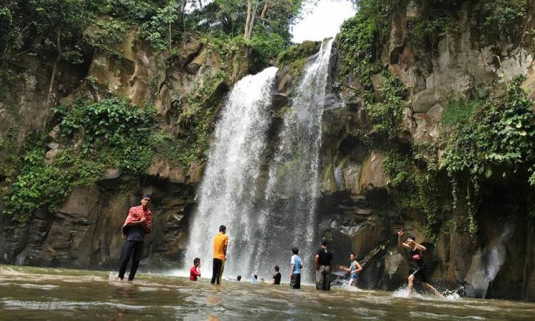 Fasilitas Air Terjun Simonang Simonang