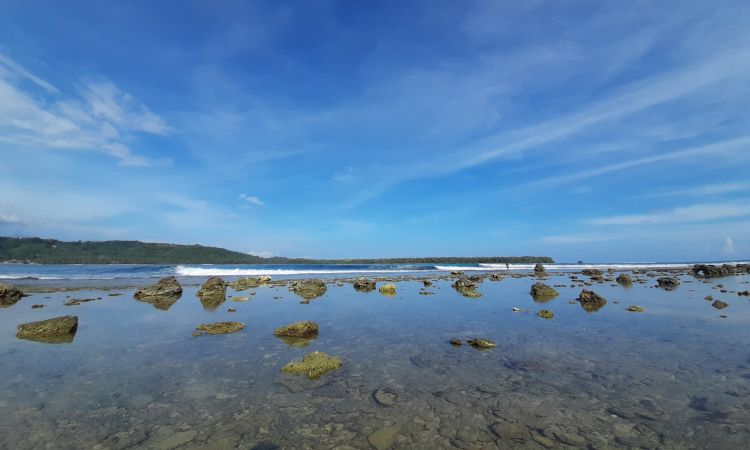 Fasilitas-Pantai-Sorake