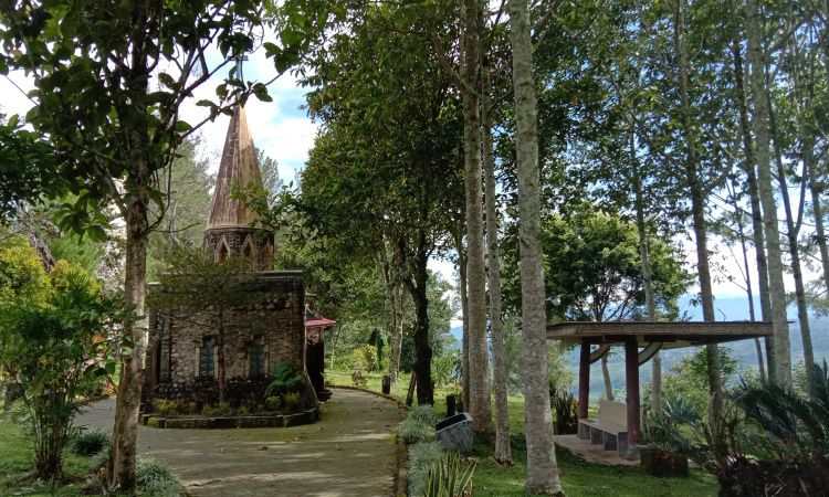 Fasilitas Taman Wisata Iman