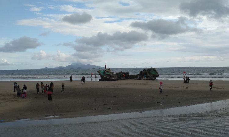 Kegiatan Menarik Pantai Kedu Kalianda