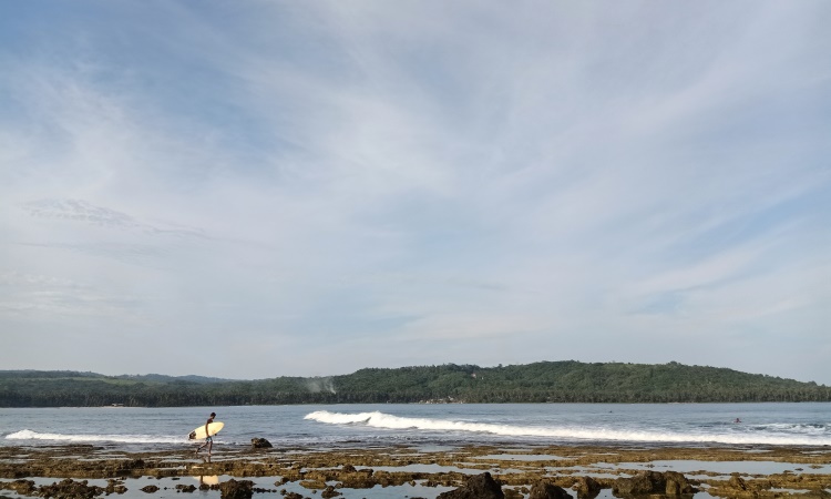 Kegiatan Menarik di Pantai Sorake