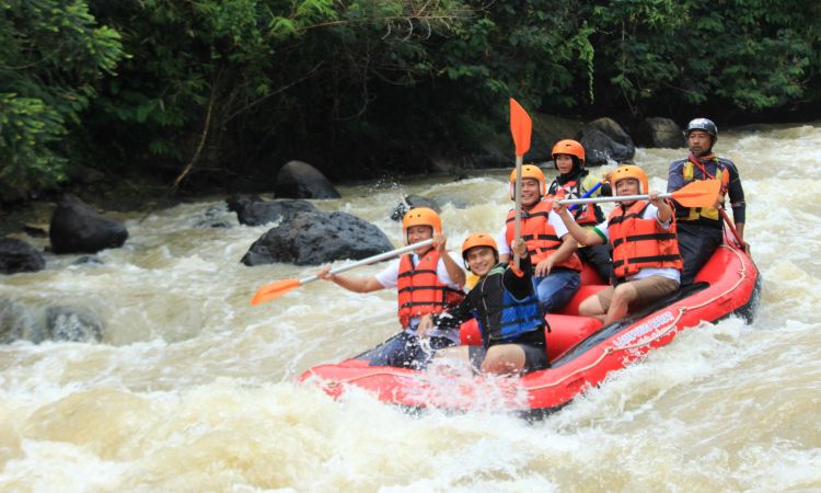 Wisata Arung Jeram Way Besai