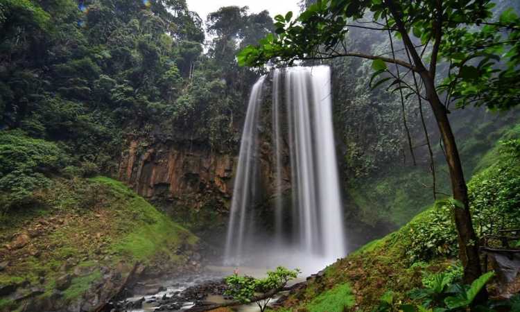 Air Terjun Semantung Lampung