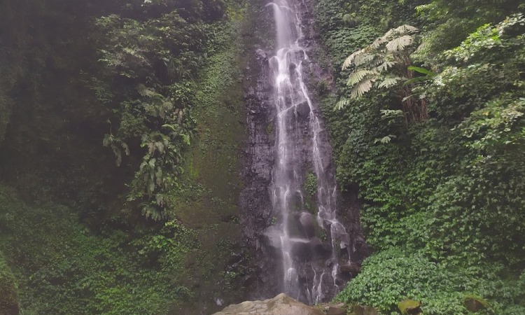 Air Terjun Sinar Tiga, Keindahan Air Terjun dengan Suasana Sejuk Nan Asri di Pesawaran