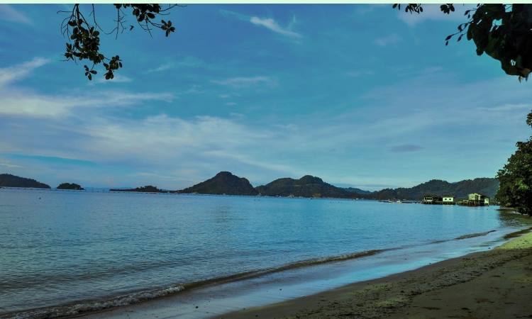 Aktivitas Menarik di Pantai Teluk Pandan