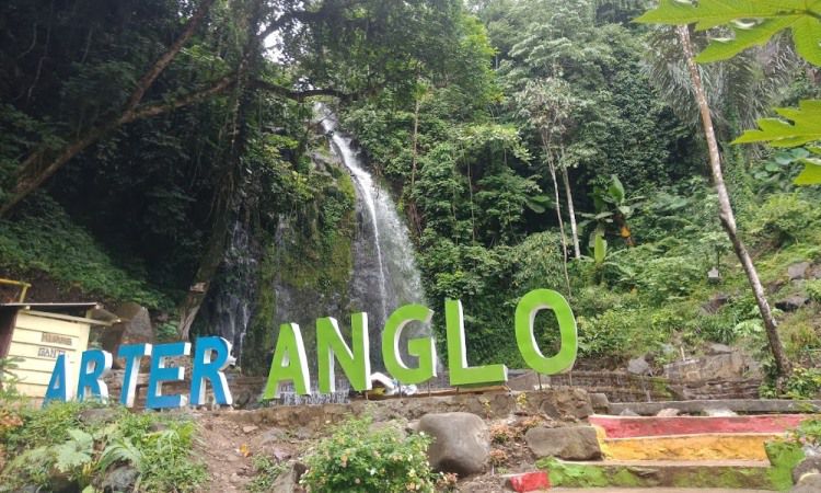 Alamat Air Terjun Anglo Pesawaran