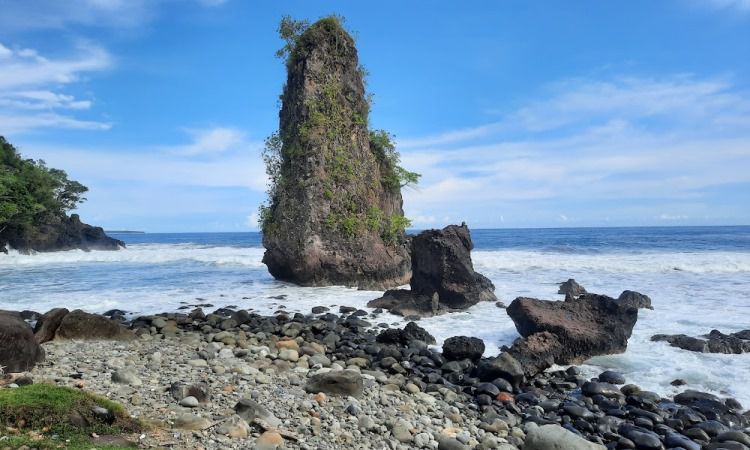 Alamat Pantai Batu Tihang