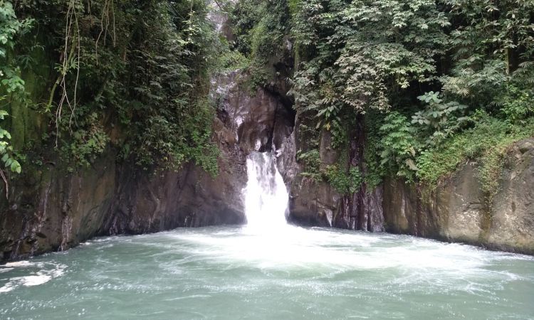 Daya Tarik Air Terjun Sampuren Putih
