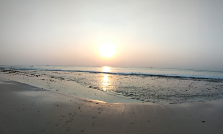 Daya Tarik Pantai Labuhan Jukung