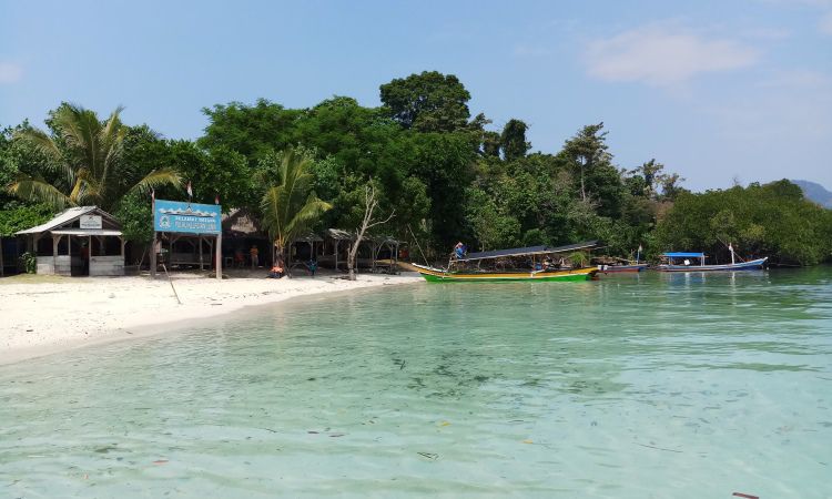 Daya Tarik Pulau Kelagian Lunik