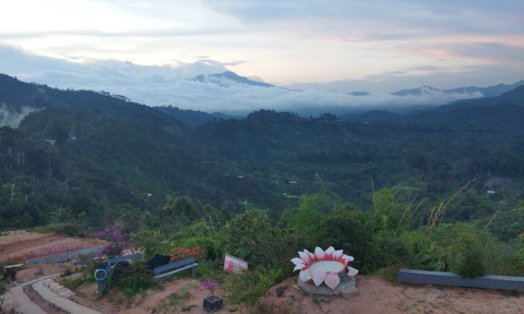 Daya Tarik Puncak Jaya Manggala