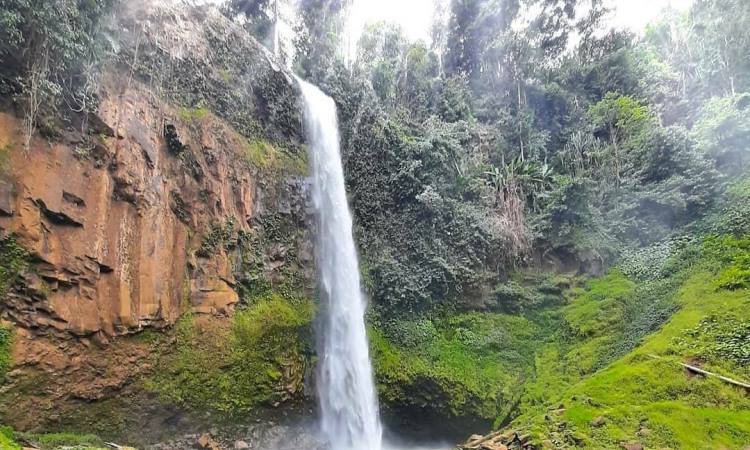 Daya Tarik di Air Terjun Semantung