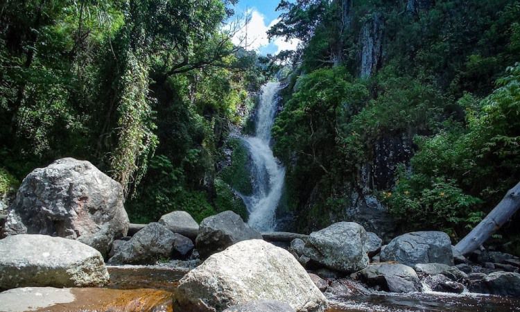 Daya Tarik di Air Terjun Siringo