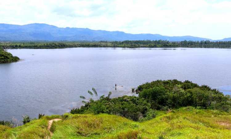 Daya Tarik di Danau Lebar
