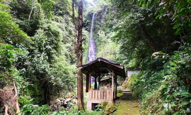Fasilitas di Air Terjun Sinar Tiga