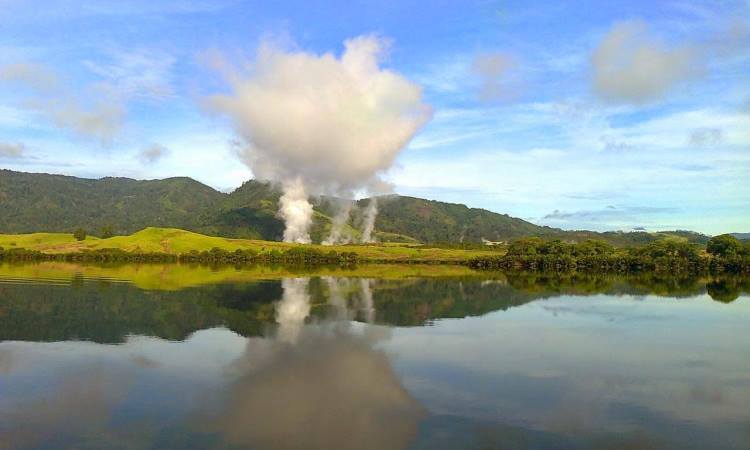 Fasilitas di Danau Asam Suoh