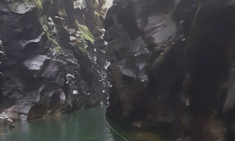 Fasilitas di Goa Sigalapang Toba