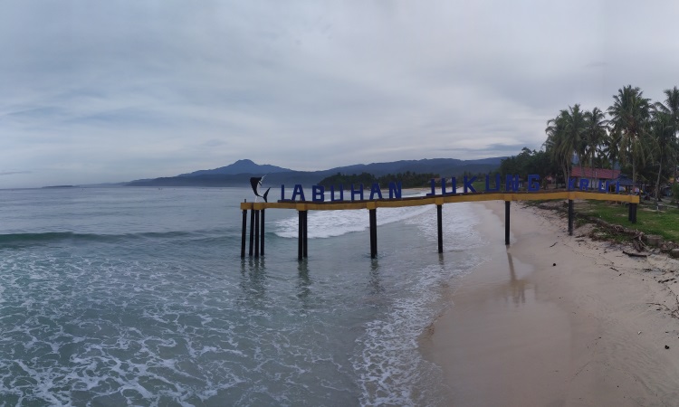 Pantai Labuhan Jukung, Pantai Pasir Putih & Spot Surfing Favorit di Pesisir Barat