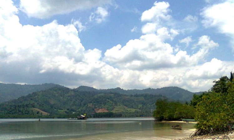Pantai Teluk Pandan Lampung