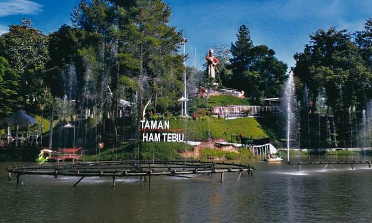 Taman Hamtebiu, Taman Cantik dengan Suasana Sejuk Nan Asri di Lampung Barat