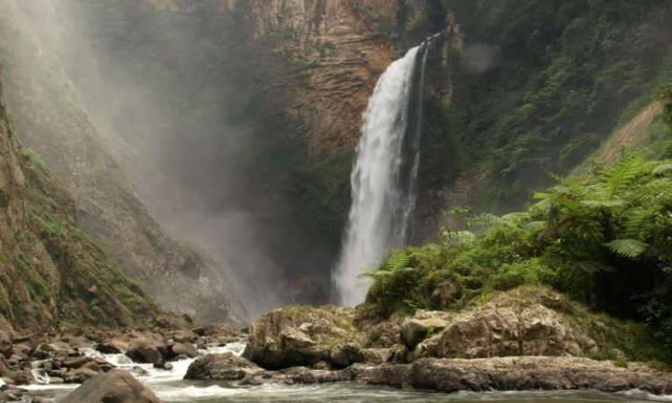 Aktivitas Menarik di Air Terjun Sipulak