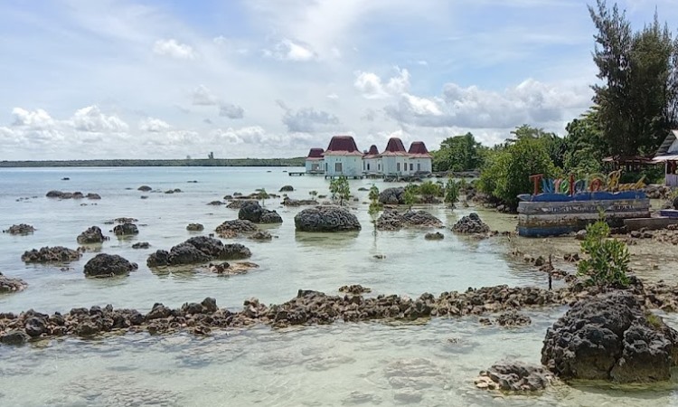Alamat Pantai Tureloto