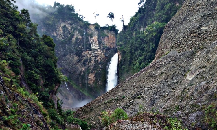Alamat di Air Terjun Sipulak