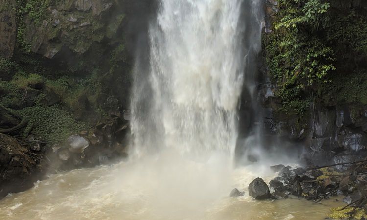 Daya Tarik di Air Terjun Simolap