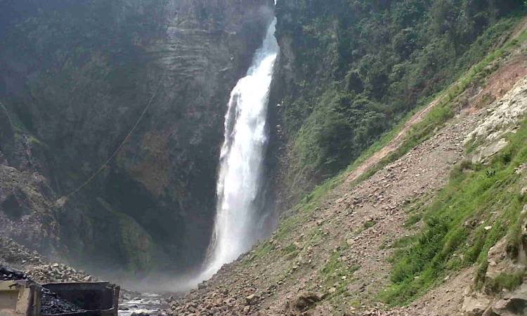 Fasilitas di Air Terjun Sipulak