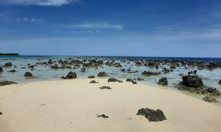 Fasilitas di Pantai Tureloto