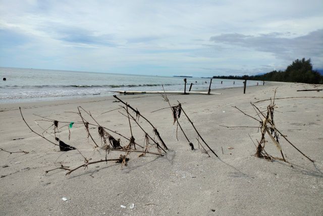 Pantai Binasi, Pantai Unik dengan Pemandangan Menakjubkan di Tapanuli Tengah